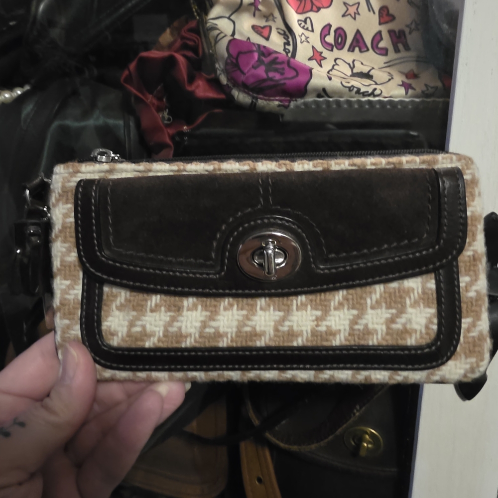 Coach Hamptons Houndstooth Wristlet